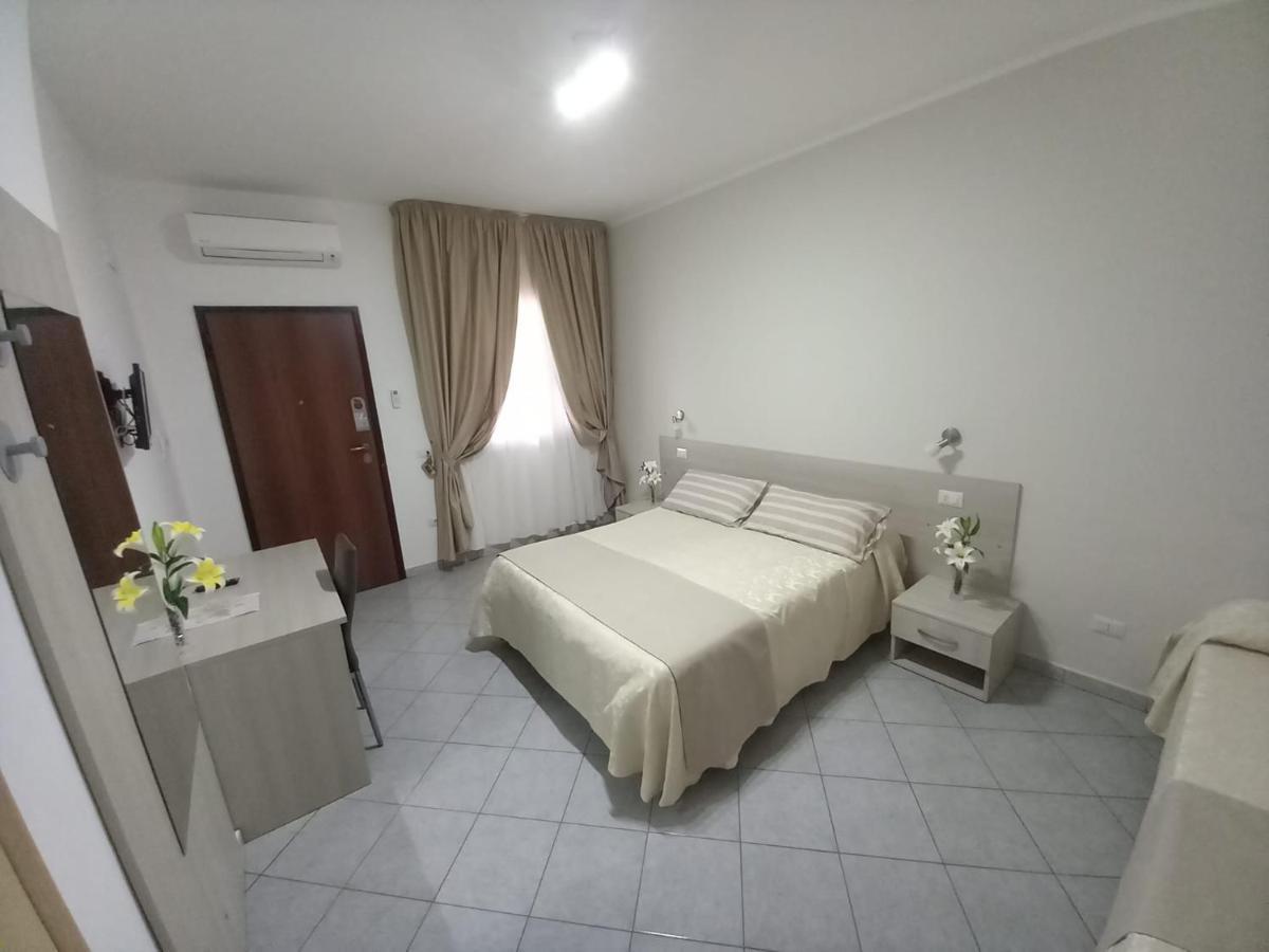 Al Giglio - Affittacamere Cariati Ngoại thất bức ảnh