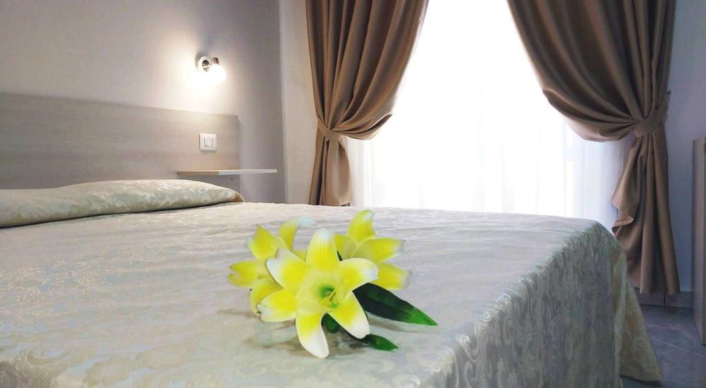 Al Giglio - Affittacamere Cariati Ngoại thất bức ảnh