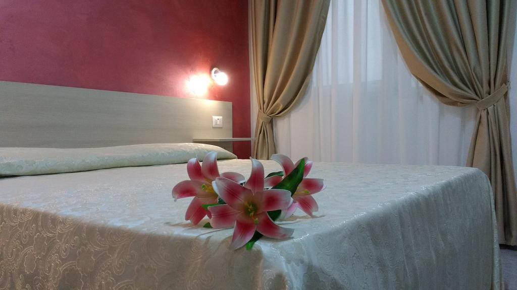 Al Giglio - Affittacamere Cariati Ngoại thất bức ảnh