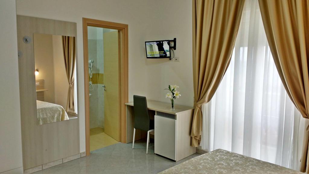 Al Giglio - Affittacamere Cariati Ngoại thất bức ảnh