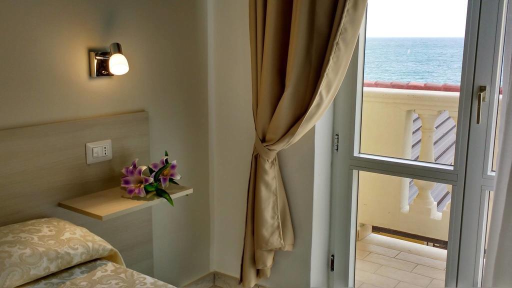 Al Giglio - Affittacamere Cariati Ngoại thất bức ảnh
